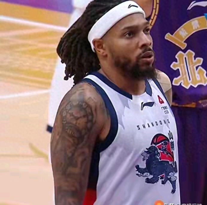 kaiyun集团-邱彪这盘棋,新外援真不是来当“得分王”的!|琼斯|陶汉林|山东男篮|德雷克·鲍威尔|诺曼·鲍威尔_新浪体育_新浪新闻